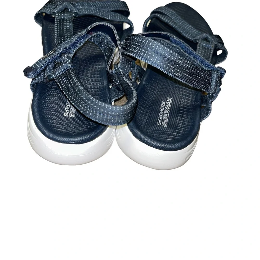 Women Skechers GOGA Max navy Comfort Sandals Size 7